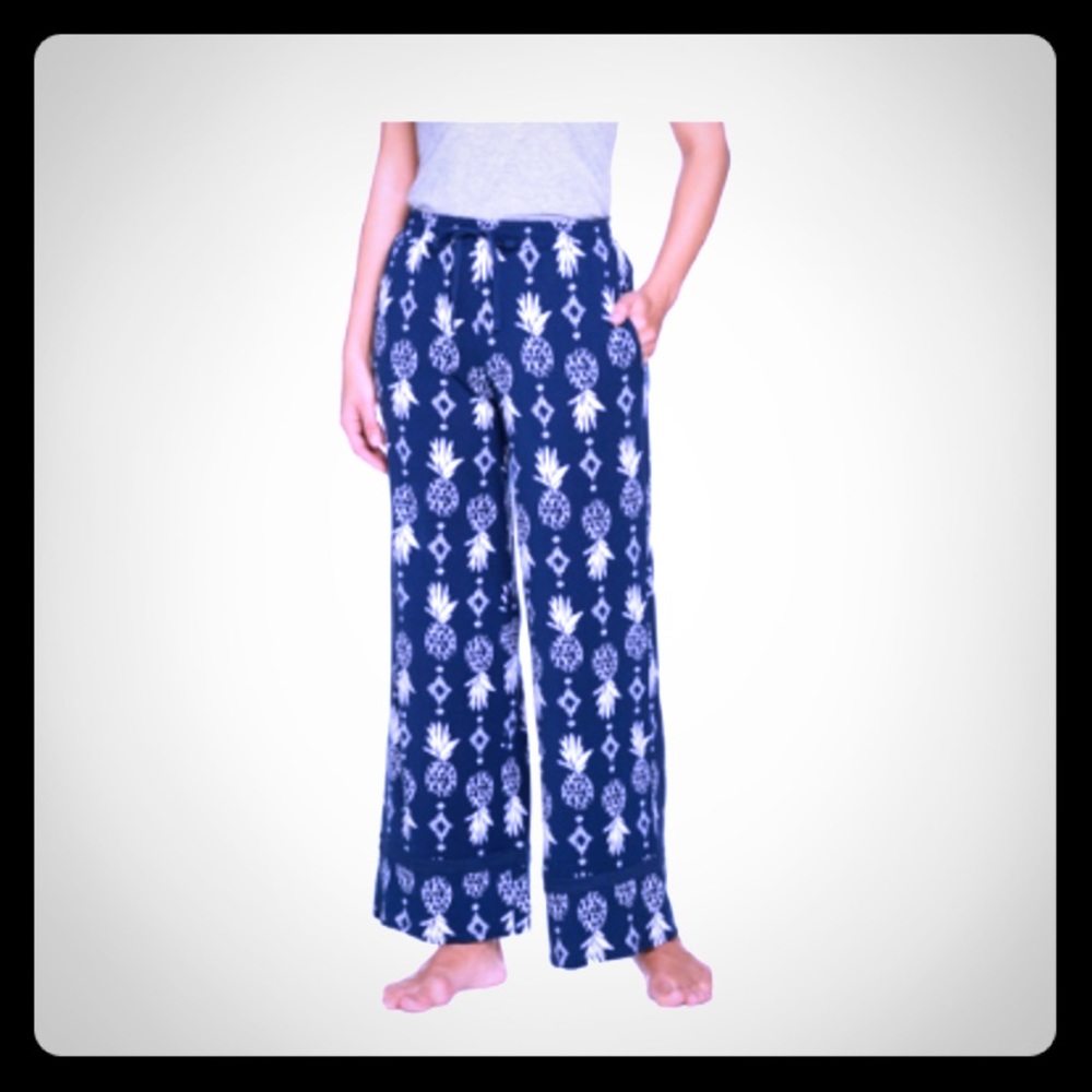 Like New! Cuddl Duds Pineapple Print Lounge Pants